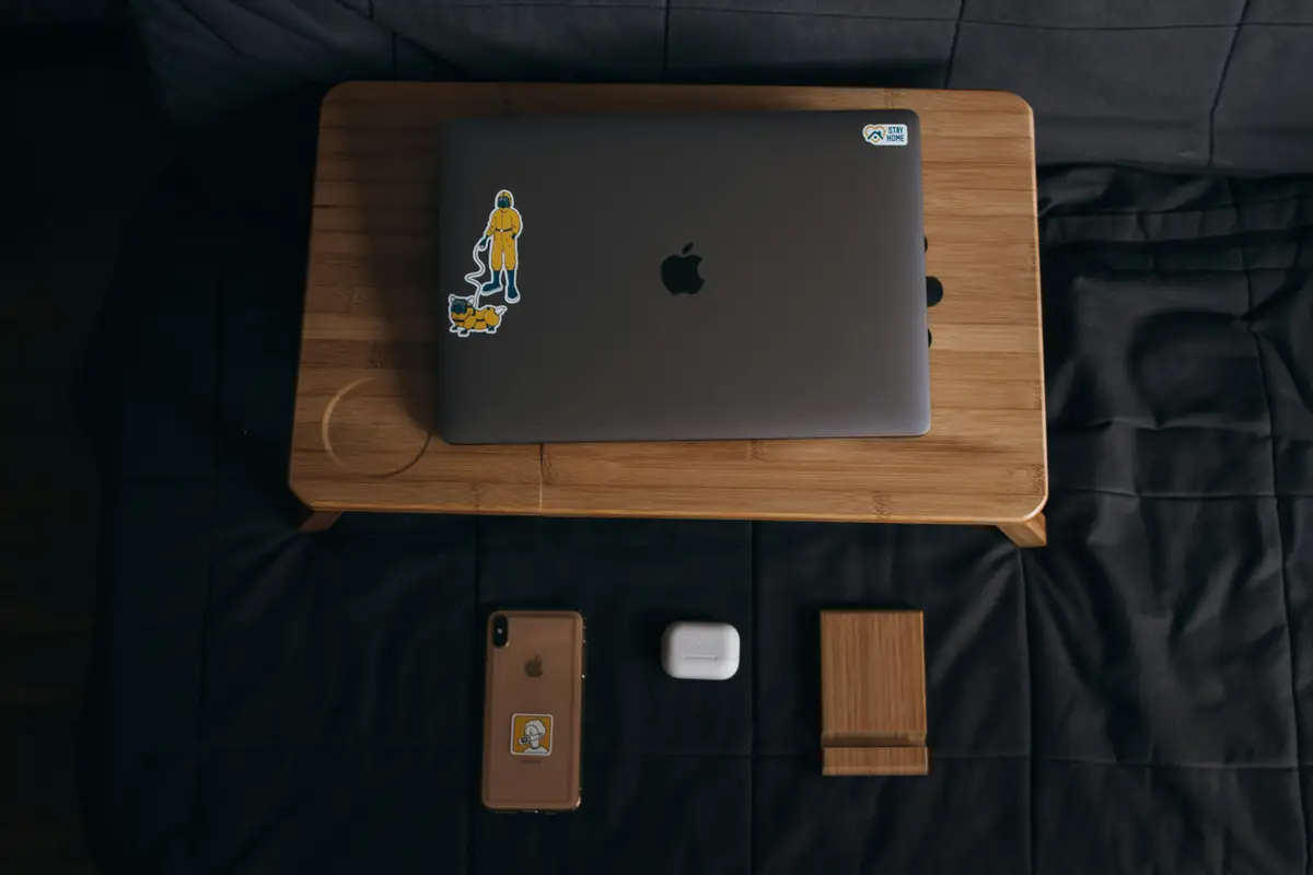 Zatrudnienie pierwszego pracownika w Monachium lub Berlinie